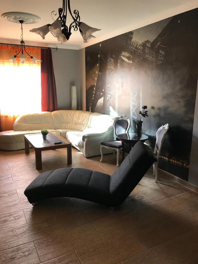 Eden Apartman Algyo Ngoại thất bức ảnh