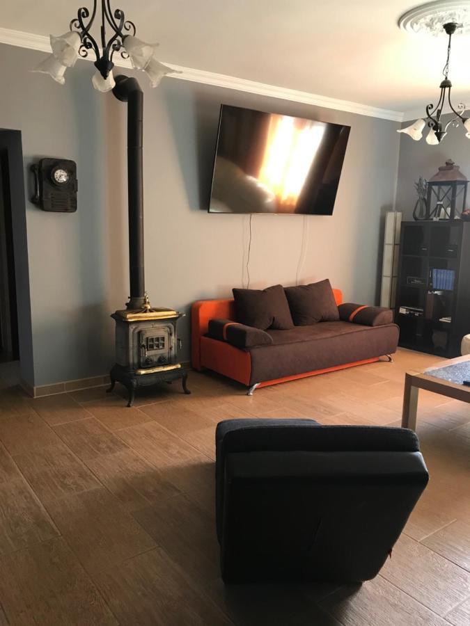 Eden Apartman Algyo Ngoại thất bức ảnh