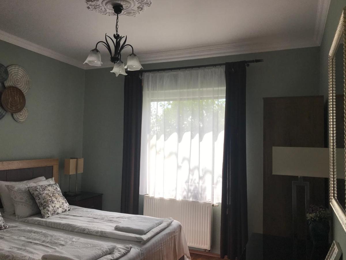 Eden Apartman Algyo Ngoại thất bức ảnh