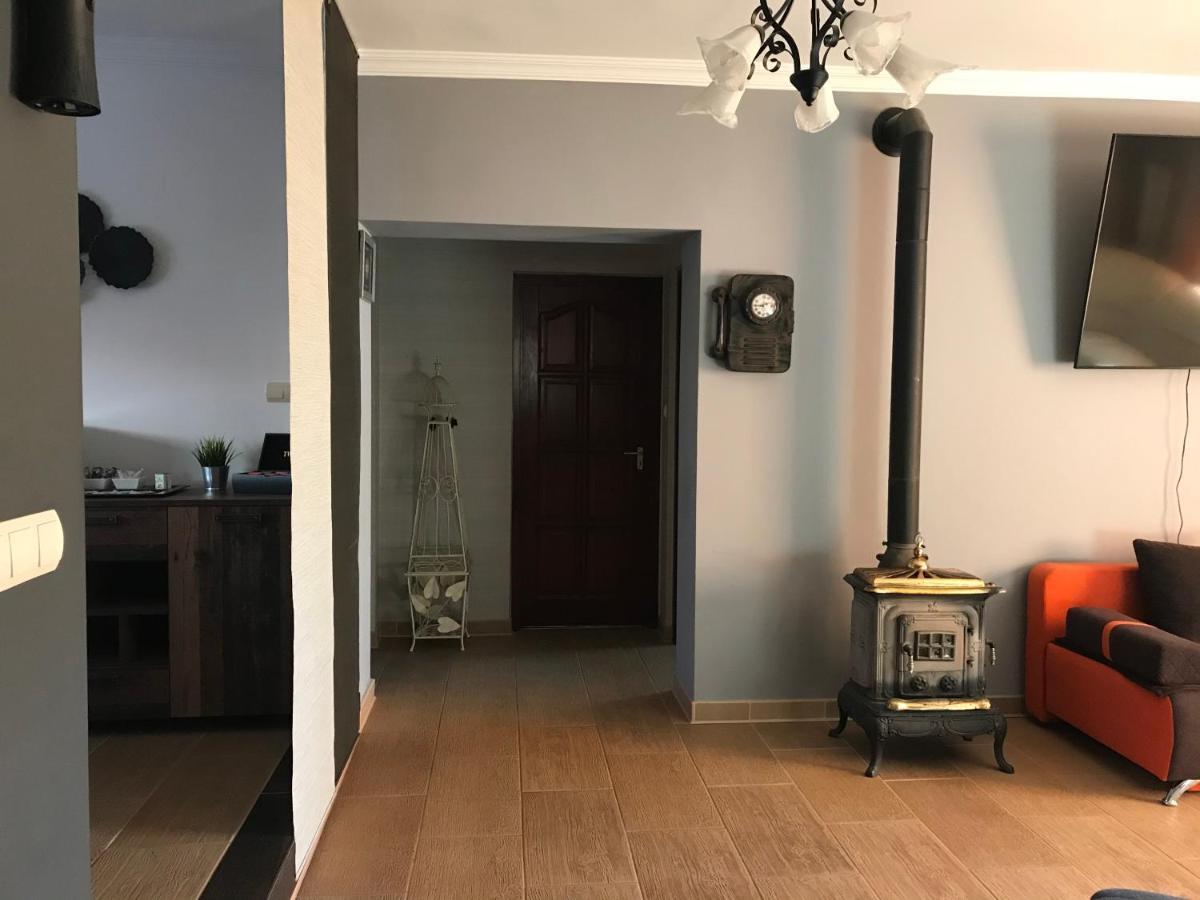 Eden Apartman Algyo Ngoại thất bức ảnh